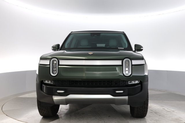 2023 Rivian R1S — photo 9 of 23