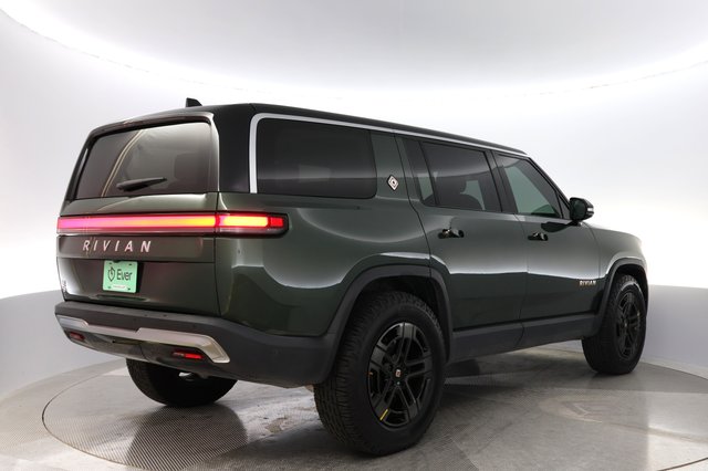 2023 Rivian R1S — photo 2 of 23