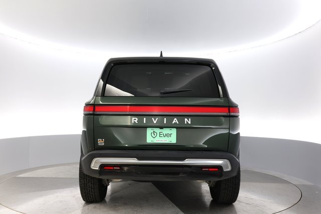 2023 Rivian R1S — photo 12 of 23