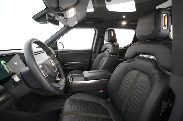 2022 Rivian R1T — photo 19 of 31