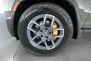 2022 Rivian R1T — photo 14 of 31
