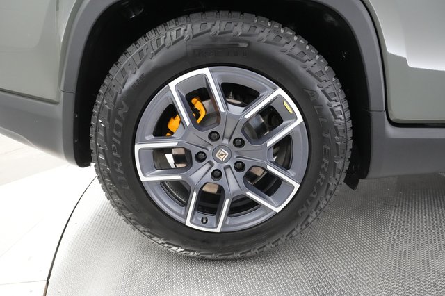 2022 Rivian R1T — photo 17 of 31
