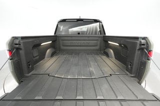 2022 Rivian R1T — photo 23 of 31