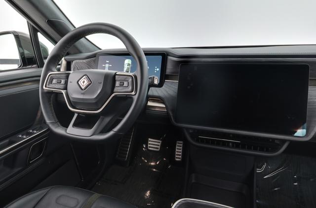 2022 Rivian R1T — photo 3 of 31