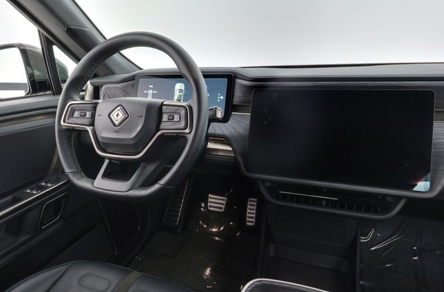 2022 Rivian R1T — photo 3 of 31