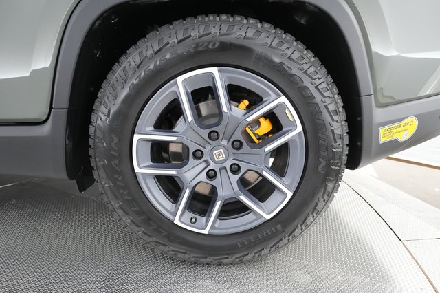 2022 Rivian R1T — photo 15 of 31