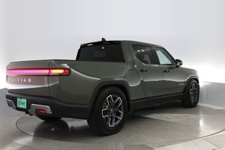 2022 Rivian R1T — photo 10 of 31