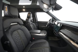 2022 Rivian R1T — photo 21 of 31