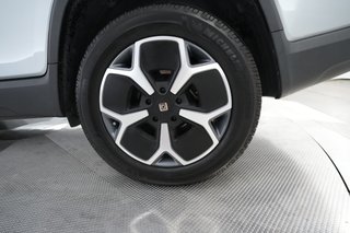 2024 Rivian R1T — photo 9 of 15