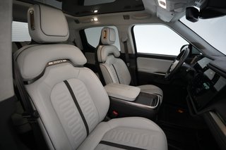 2024 Rivian R1T — photo 4 of 15