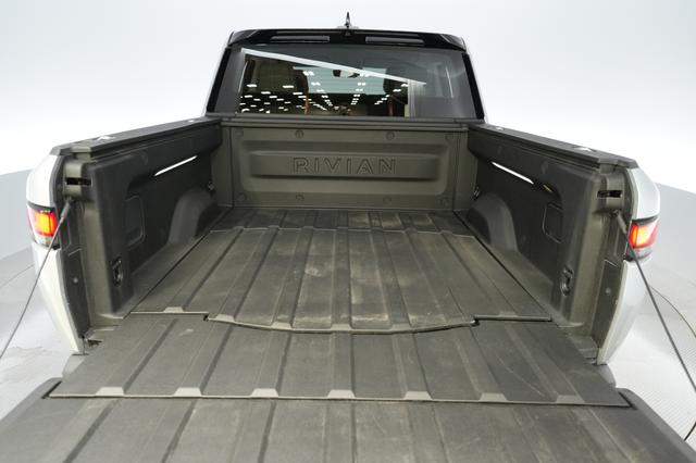 2024 Rivian R1T — photo 6 of 15
