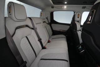 2024 Rivian R1T — photo 12 of 15