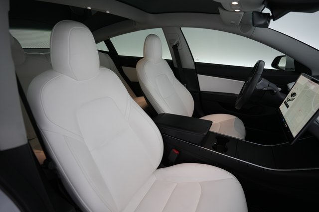 2019 Tesla Model 3 — photo 18 of 24