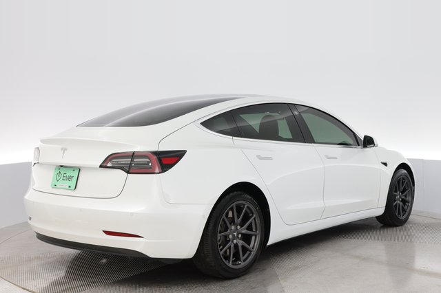 2019 Tesla Model 3 — photo 2 of 24