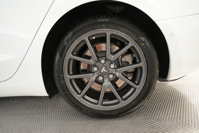 2019 Tesla Model 3 — photo 17 of 24