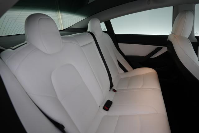 2019 Tesla Model 3 — photo 4 of 24