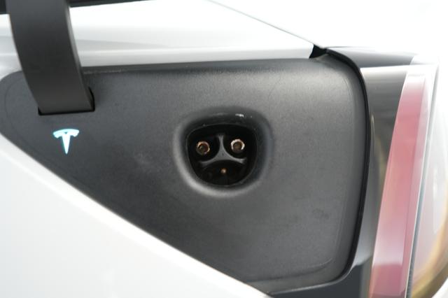 2019 Tesla Model 3 — photo 8 of 24
