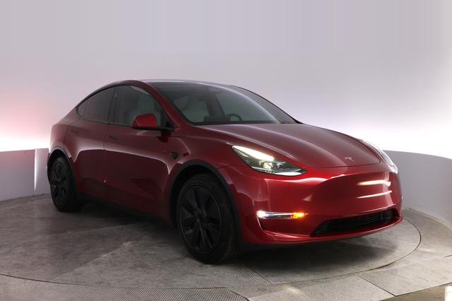 2024 Tesla Model Y — photo 10 of 22