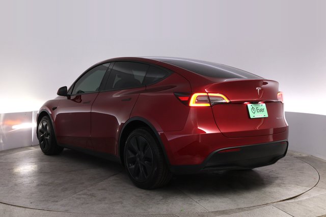 2024 Tesla Model Y — photo 13 of 22