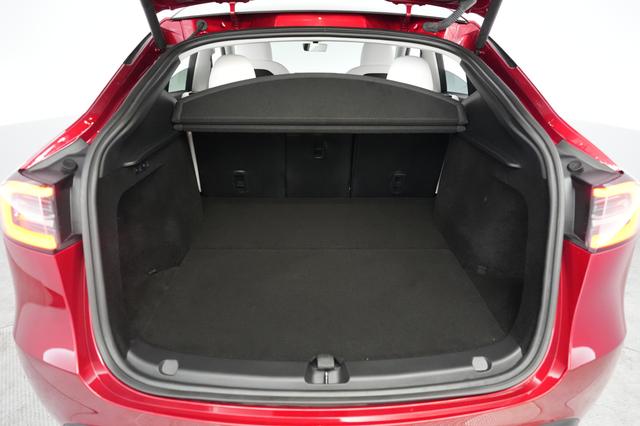 2024 Tesla Model Y — photo 6 of 22