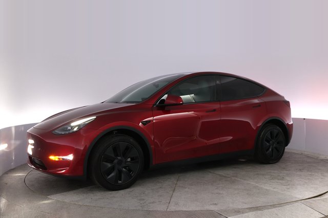 2024 Tesla Model Y — photo 14 of 22