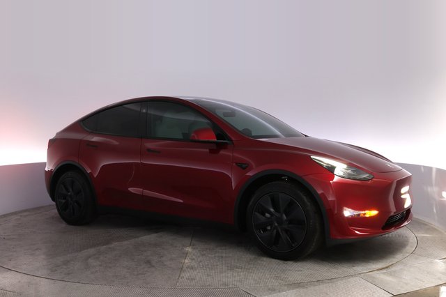 2024 Tesla Model Y — photo 11 of 22