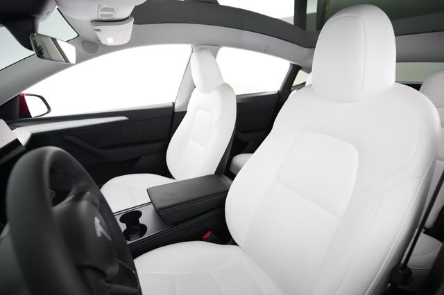 2024 Tesla Model Y — photo 3 of 22