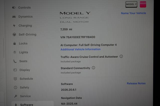 2024 Tesla Model Y — photo 5 of 22