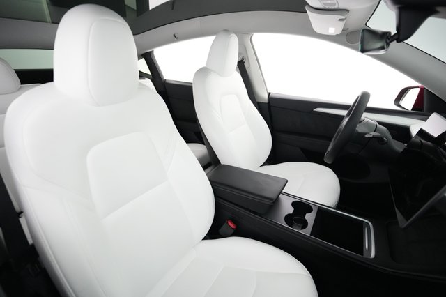 2024 Tesla Model Y — photo 18 of 22