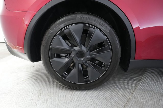 2024 Tesla Model Y — photo 17 of 22