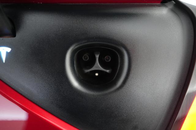 2024 Tesla Model Y — photo 8 of 22