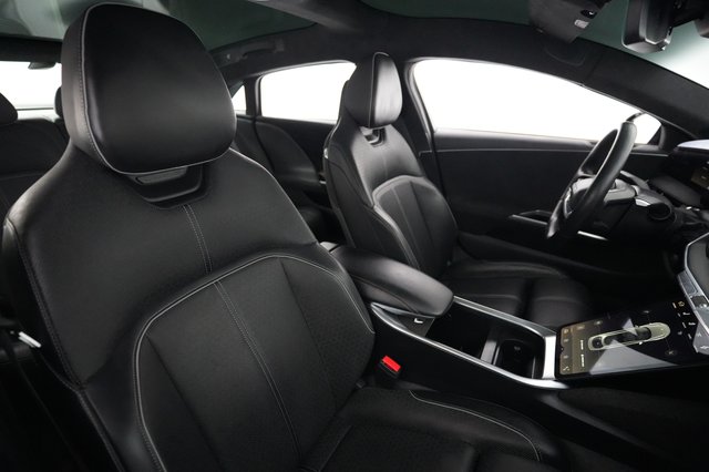 2022 Lucid Air — photo 18 of 24