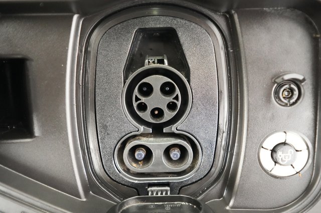 2023 Ford F-150 Lightning — photo 8 of 19