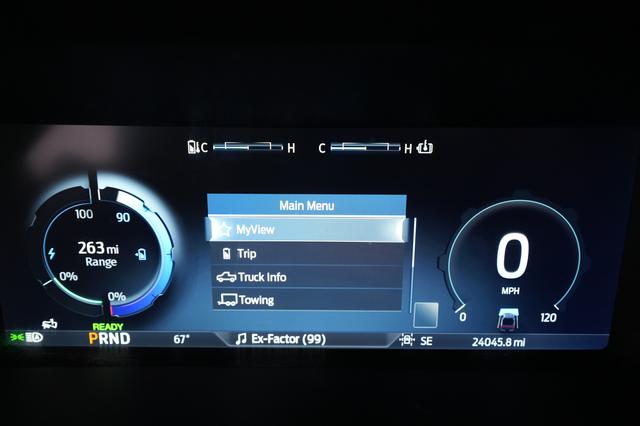 2023 Ford F-150 Lightning — photo 5 of 19