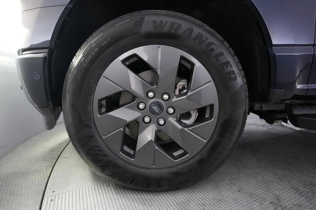 2023 Ford F-150 Lightning — photo 9 of 19