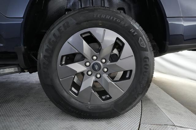 2023 Ford F-150 Lightning — photo 7 of 19