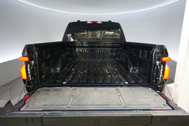 2023 Ford F-150 Lightning — photo 6 of 19
