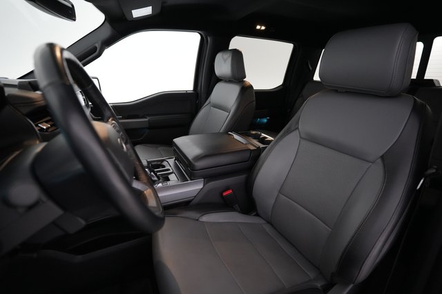 2023 Ford F-150 Lightning — photo 3 of 17