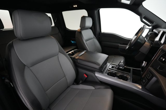 2023 Ford F-150 Lightning — photo 12 of 17