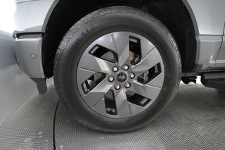 2023 Ford F-150 Lightning — photo 10 of 21