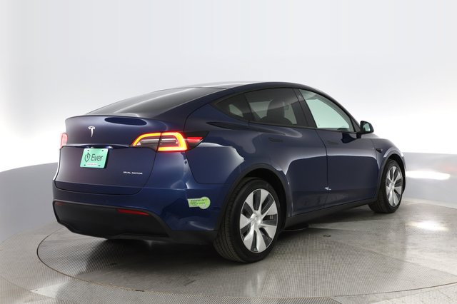 2021 Tesla Model Y — photo 2 of 29