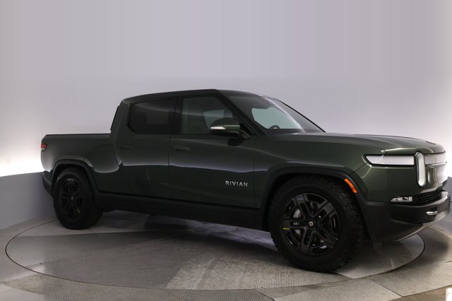 2023 Rivian R1T — photo 11 of 26