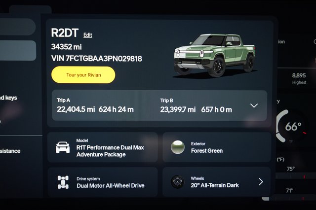 2023 Rivian R1T — photo 5 of 26