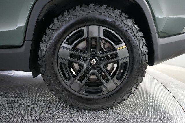 2023 Rivian R1T — photo 7 of 26
