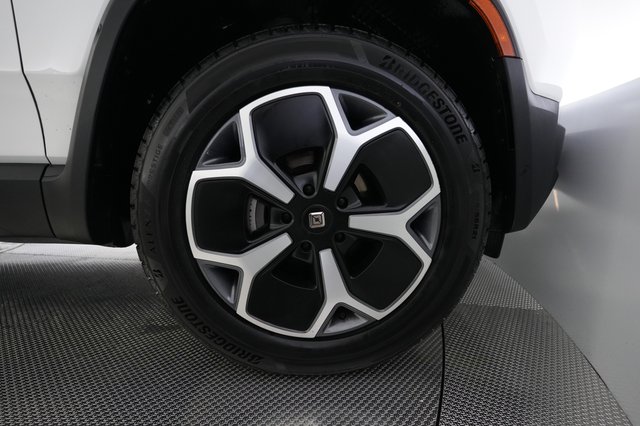 2023 Rivian R1T — photo 16 of 25