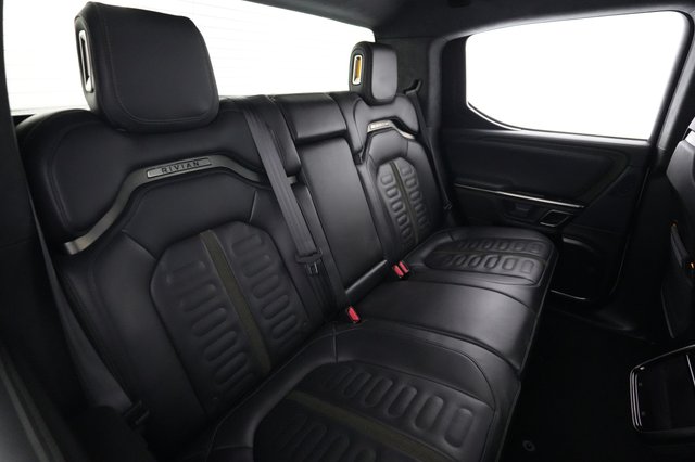 2023 Rivian R1T — photo 4 of 25
