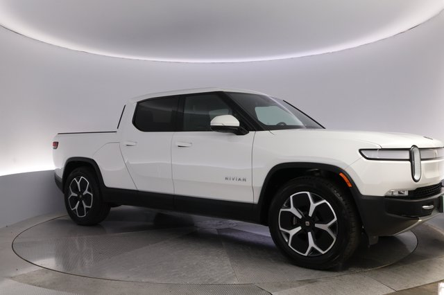 2023 Rivian R1T — photo 11 of 25