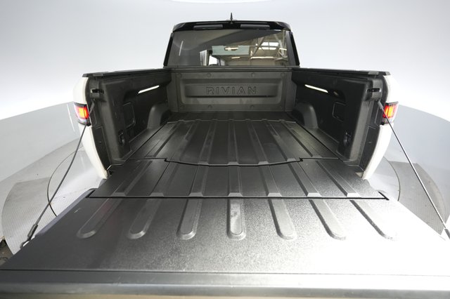 2023 Rivian R1T — photo 6 of 25