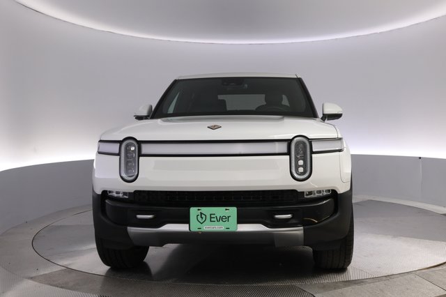 2023 Rivian R1T — photo 9 of 25