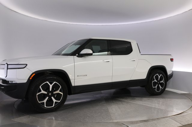 2023 Rivian R1T — photo 14 of 25